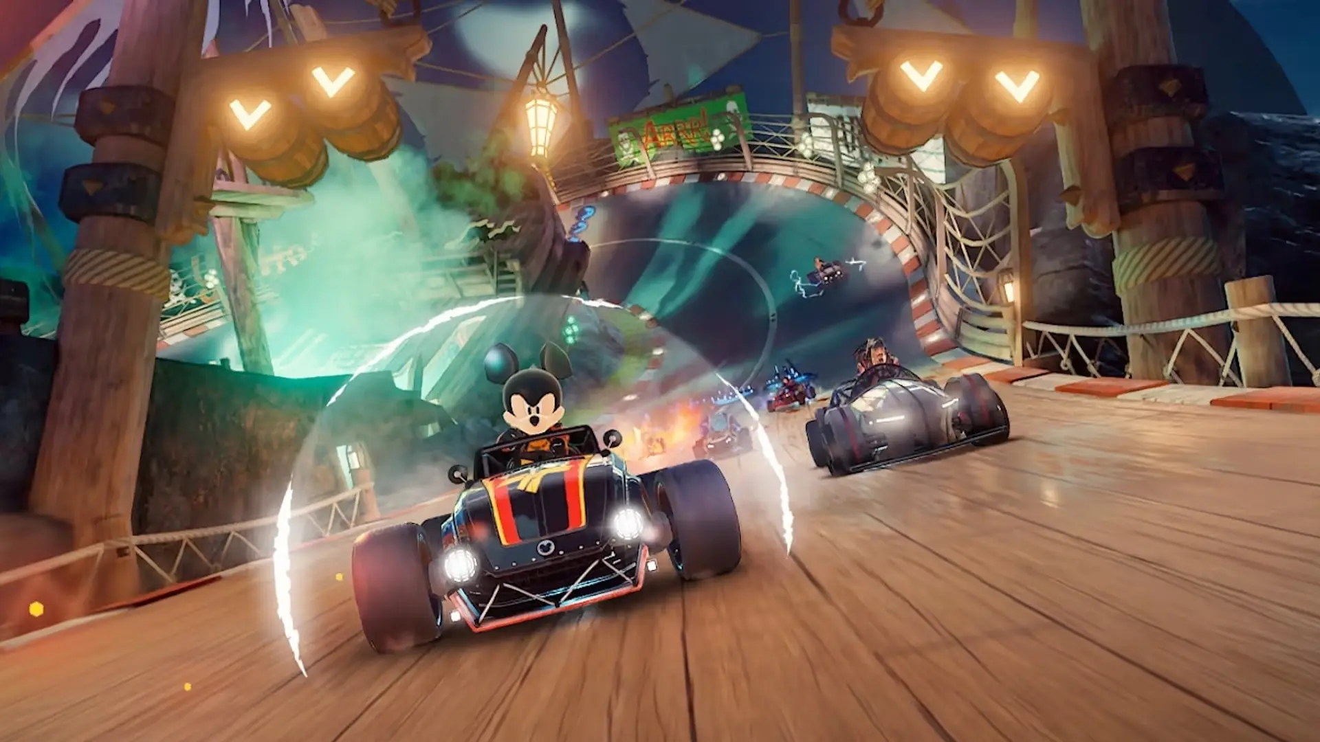 Captura del juego Disney Speedstorm con Mikey Mouse corriendo con un coche