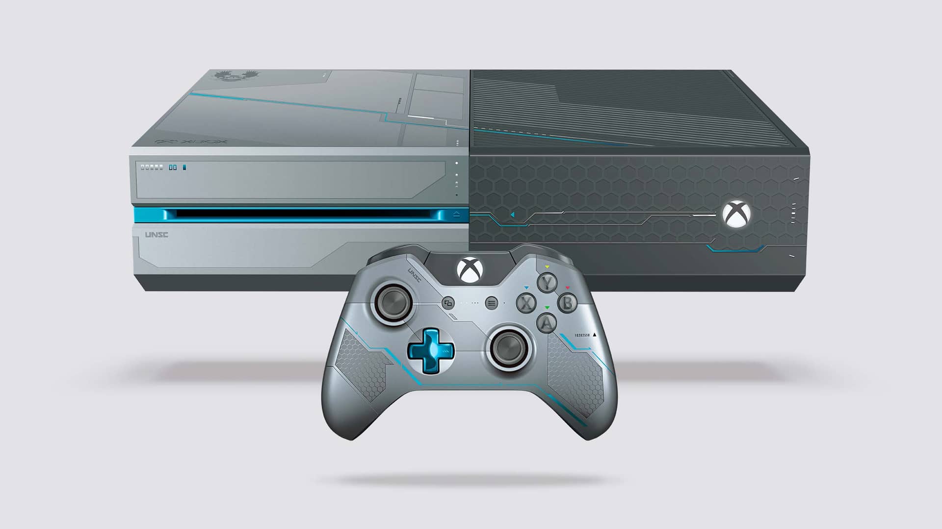 Consola Xbox one y mando edición limitada halo 5 para hablar sobre las posibilidades dee retrocompatibilidad de la misma